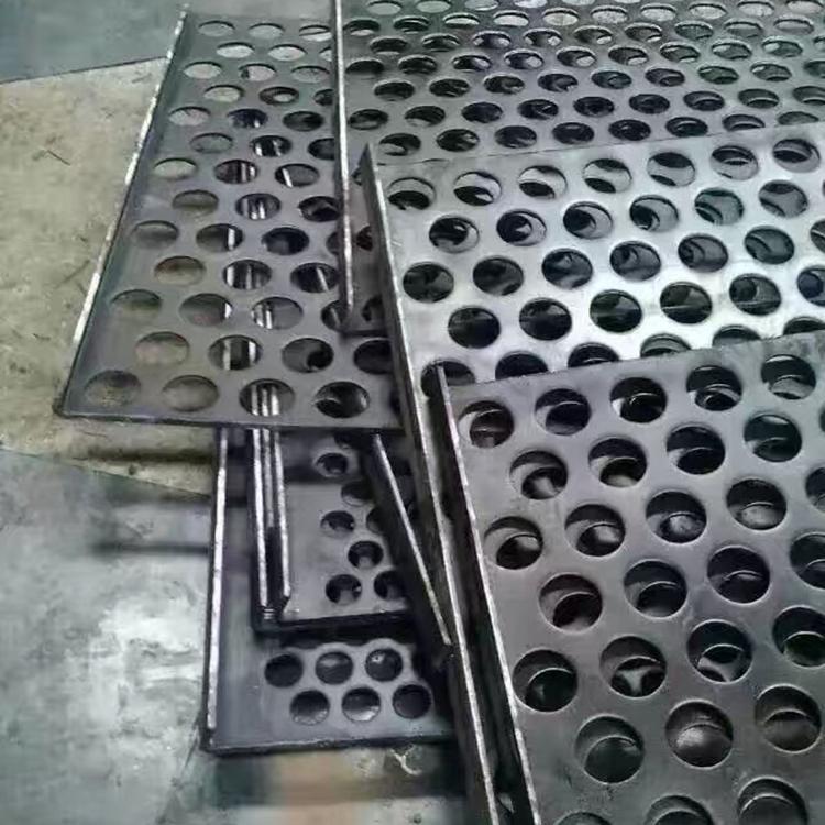 重型錳鋼衝孔篩網2 拷貝.jpg